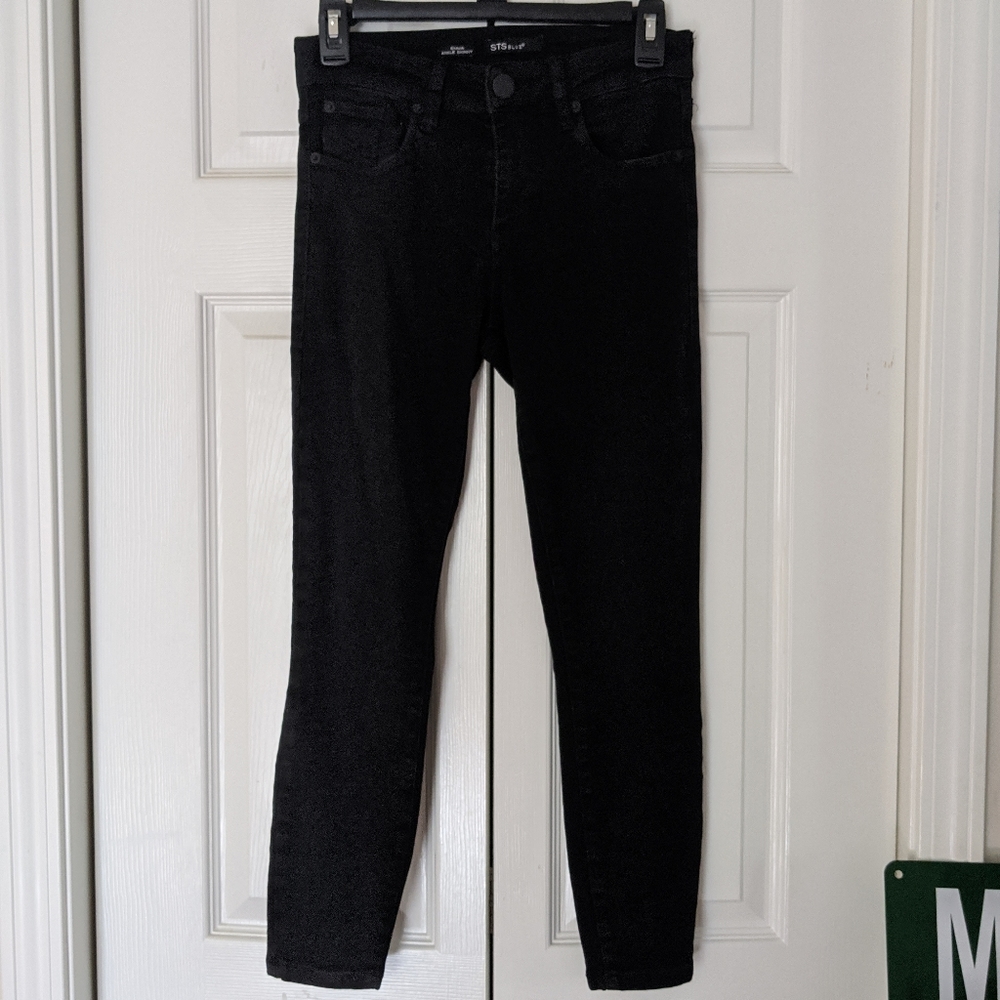 STS Blue Emma Ankle Skinny in Black (Size 26)